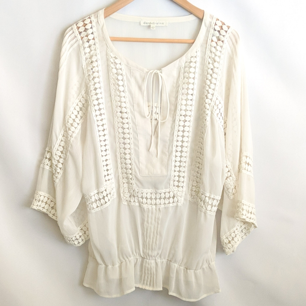 Daniel Rainn Cream Bohemian top Size Medium